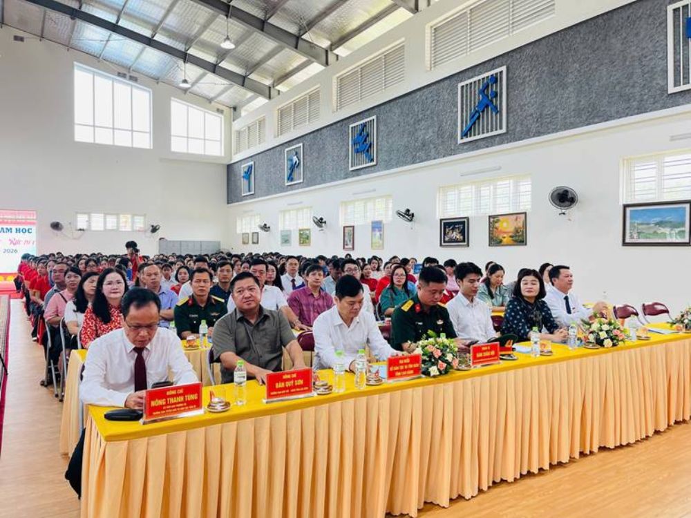 Dấu ấn lễ khai giảng đặc biệt kết hợp kỷ niệm 80 năm thành lập bộ quốc gia giáo dục tại trường phổ thông dân tộc nội trú tỉnh Cao Bằng